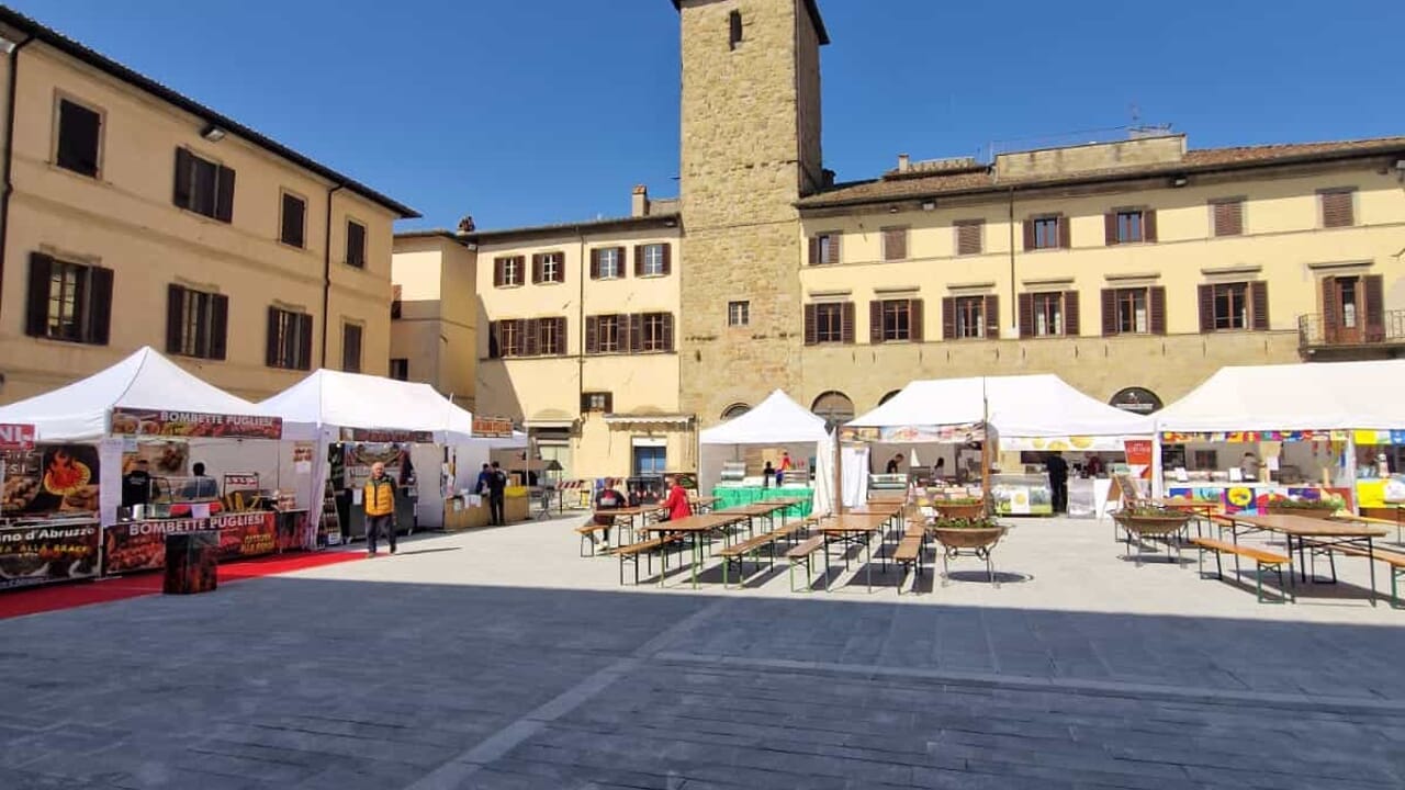 Scopri di più sull'articolo Fiere di Mezzaquaresima a Sansepolcro: tradizione, gusto e primavera nel cuore della Valtiberina